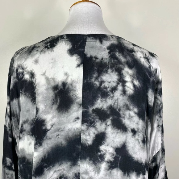 a.n.a. Top Tie-Dyed Boho Tunic Top Lace Up Neckline Sz. 1X - Picture 6 of 9